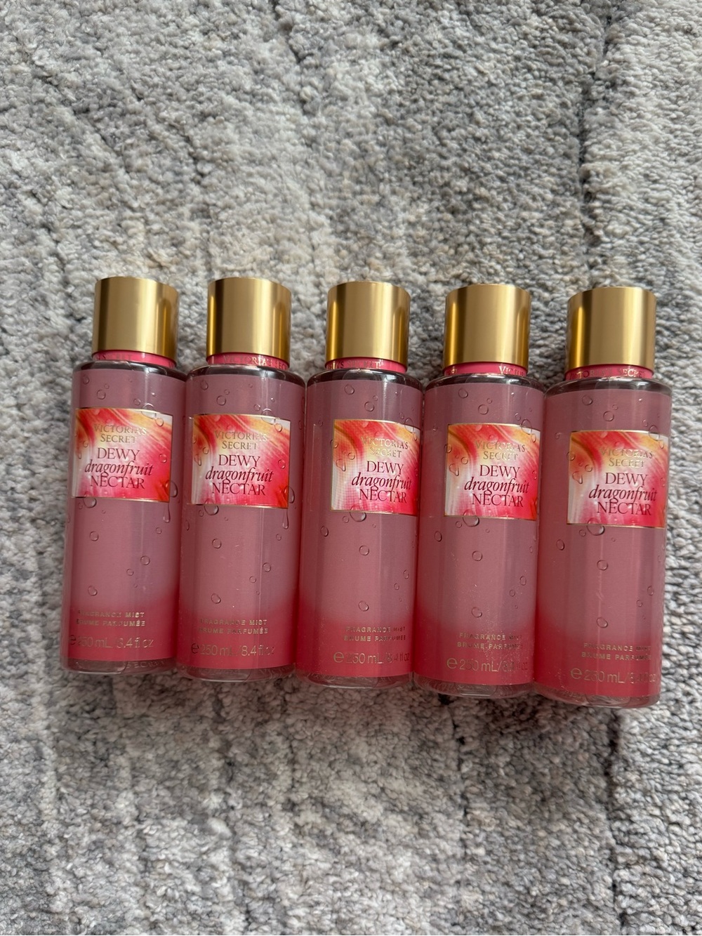 Victoria Secret- dewy dragonfruit nectar fragrance mist